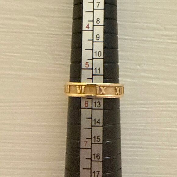 Retired Tiffany & Co. Atlas  Band - 18k Yellow Gold - sz 5.5 - Picture 2 of 16